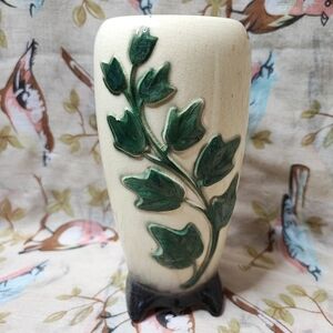 Royal Copley Green Cream Climbing Ivy Vase  7" Vintage Embossed Footed CRAZING